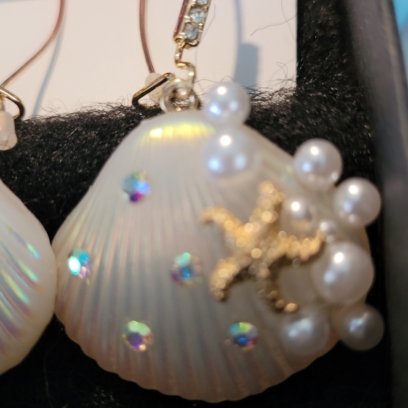 Betsey Johnson shell/ starfish earrings NWT - Picture 3 of 17